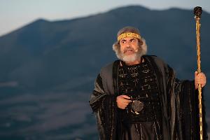 Taranto, il teatro interroga il dolore: in scena il gioco estremo di Jacopo Giacomoni