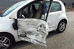 Incidente sulla SS7, traffico in tilt tra Taranto e Massafra: un ferito lieve. Le foto