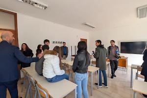 Vito Leccese accompagna gli alunni nella nuova sede temporanea del “Marconi-Hack”. Le foto