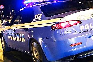 Un 48enne aggredisce il padre e manda due agenti in ospedale