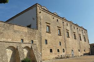 Leporano, l’arte contro la violenza: al Castello Muscettola rinasce “Vite violate”