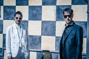 Da musicisti di strada a opera visionaria: i Guappecartò tornano in Puglia