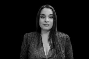 L’Odissea poetica di Rosaria Scialpi: a Taranto la sua “Faglia Empirea” si confronta con l’Immagine