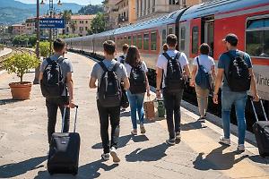 Giovani in fuga dalla Puglia, l’allarme sui dati Cnel: in 130mila hanno lasciato casa