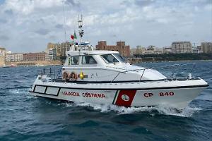 Malore a bordo di un peschereccio, intervento notturno della Guardia Costiera
