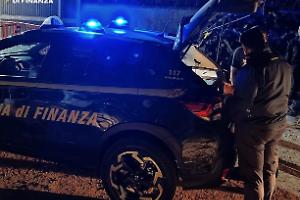 Hashish nascosto nelle bustine di figurine: minorenne arrestato