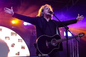 Massimo Di Cataldo, trent’anni di musica in una notte: il gran finale a Taranto