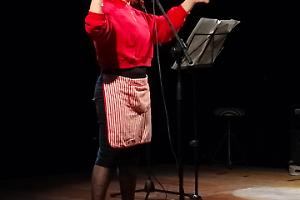 Musica e monologhi al Mercato Nuovo: il successo della performance "Prima persona plurale"