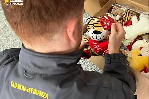 Carnevale e San Valentino, sequestrati 200mila articoli non sicuri. Le foto