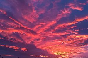 Alba di fuoco sulla Puglia centrale, poi l’allerta meteo gialla