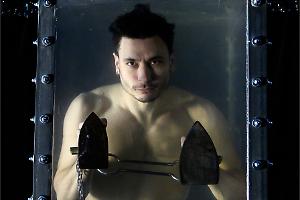 "L’uomo calamita" pronto a incantare il TaTÀ: circo e resistenza a Taranto