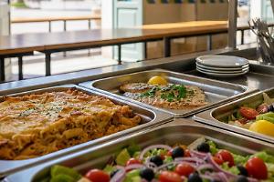 Mensa del Consiglio regionale, chiesti chiarimenti su costi e tempi