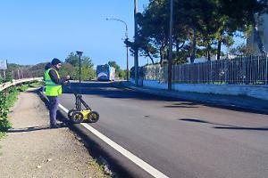 Stabilità del costone a picco sul mare, monitoraggi sulla costa di San Vito dopo le mareggiate