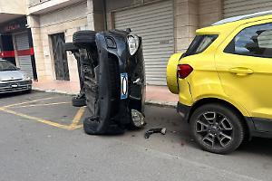 Carambola di auto in via Fiume, 4 vetture distrutte