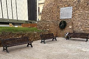 Riposizionate le panchine in piazzetta Sottile-De Falco dopo le commemorazioni