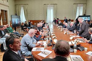 Ex Ilva, i sindacati al Governo: “Serve un piano B con lo Stato protagonista”. Foto e video