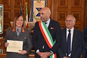 Polizia Metropolitana, encomi per le operazioni del 2025. Le foto