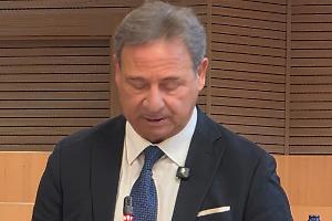 Stop alle sanzioni tardive per le mancate disdette: via libera alla mozione sui 6 mesi