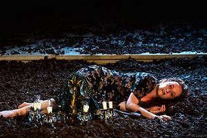 "Anna Cappelli" al TaTÀ: Valentina Picello chiude la stagione "Periferie"