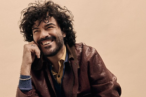 La voce di Renga nell'estate pugliese