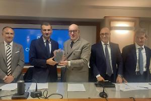 Ex Ilva, Decaro: "Rischia di passare da fattore di crescita a elemento di blocco dello sviluppo"