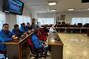 Caso Leonardo, sindacati e istituzioni: “Nessuno smantellamento”. Il video