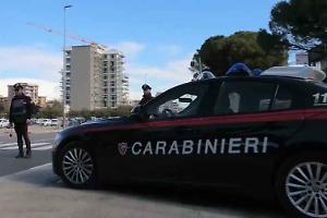 Controlli a tappeto dei carabinieri: 14 auto senza assicurazione, scattano sanzioni e denunce