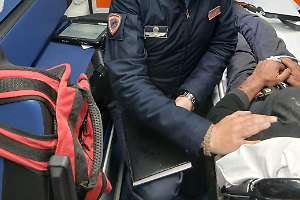 Ritrovato dopo ore di ricerche l’uomo scomparso: decisivo l’intervento della Polizia