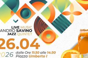 Aperitivo senza alcol in piazza Umberto tra musica e socialità