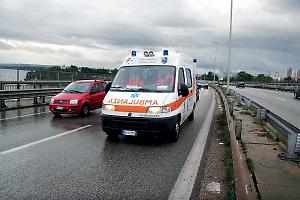 Schianto sulla Statale 7, traffico paralizzato e due feriti