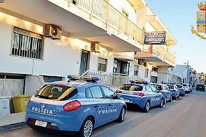 Controlli contro le baby gang: denunciato un giovane armato di coltello e trovato con droga