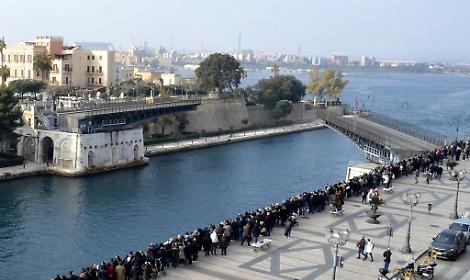 Ponte girevole, nuova apertura straordinaria