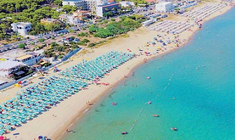 Pasquetta a mare: a Castellaneta Marina tra musica folk e il mito dell'Assassina