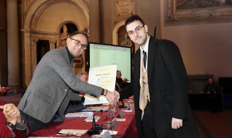 Francesco Vito Ciaravino  (a destra) durante la premiazione