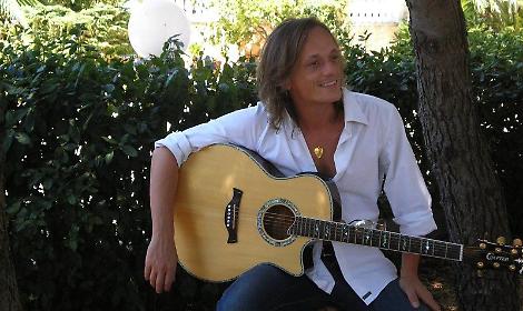 "Canti alla Luna": riparte la sfida per i talenti della canzone d&rsquo;autore italiana