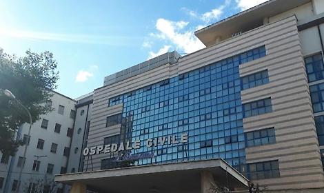 Cade dal letto del pronto soccorso e muore, aperta l'inchiesta