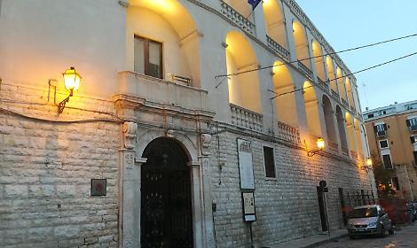 &ldquo;Soppresse le consulte e silenzio sul referendum&rdquo;