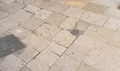 Lavori sul basolato in via Filomeno Consiglio: strada chiusa per 2 giorni