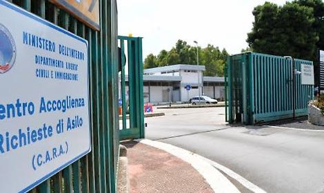 Richiedenti Asilo e lavoro pubblico, la Cgil attacca: &ldquo;Assunzioni senza concorso&rdquo;