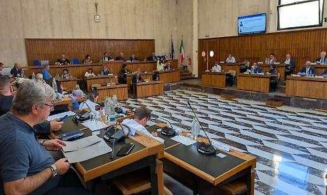 Approvato il Bilancio 2026-2028, oltre 1 milione in pi&ugrave; ai servizi sociali