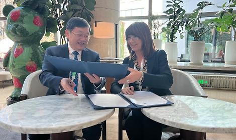 La rettrice Maria Antonietta Aiello in Cina