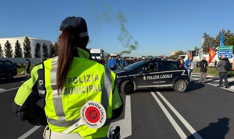 Il blocco stradale davanti all'ex Ilva - Taranto