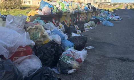 Taranto invasa dai rifiuti 