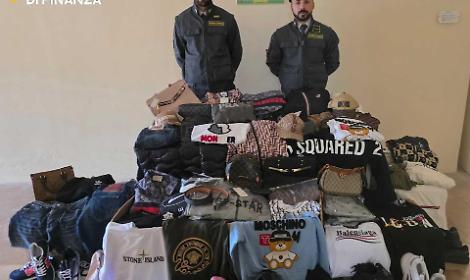 Maxi sequestri di merce contraffatta nel Salento