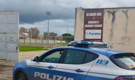 La Polizia di Stato davanti allo stadio di Nard&ograve;
