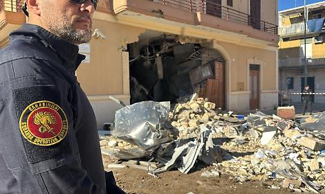 Un assalto al bancomat nella Bat - archivio