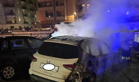 In fiamme l'auto del giornalista Adriano Antonucci di Barletta