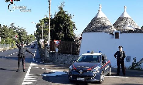Posto di blocco dei carabinieri a Martina Franca
