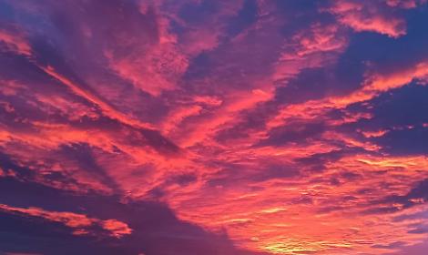 L'alba infuocata su Terlizzi - foto di Bit-Live