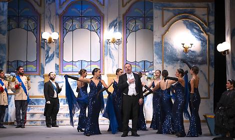 "La vedova allegra": foto di scena